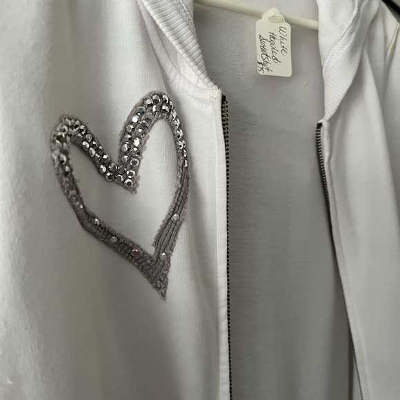 Simply Roses White Hoody w/Heart Design 🩶 Size Small - Picture 5 of 8